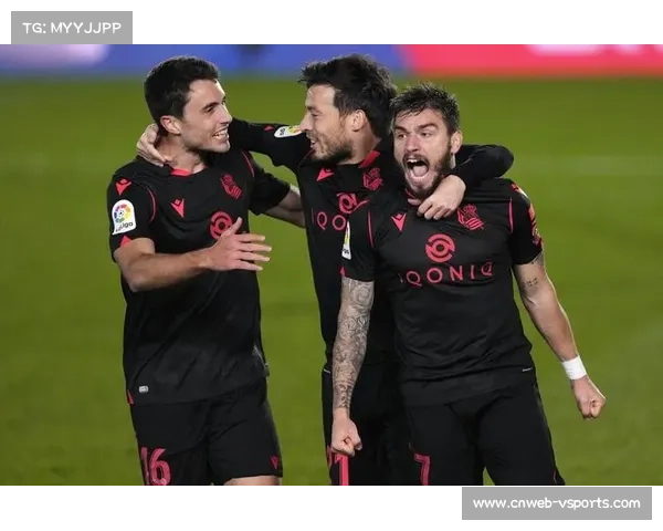 维尼修斯点球梅开二度，皇马4-1大胜皇家社会